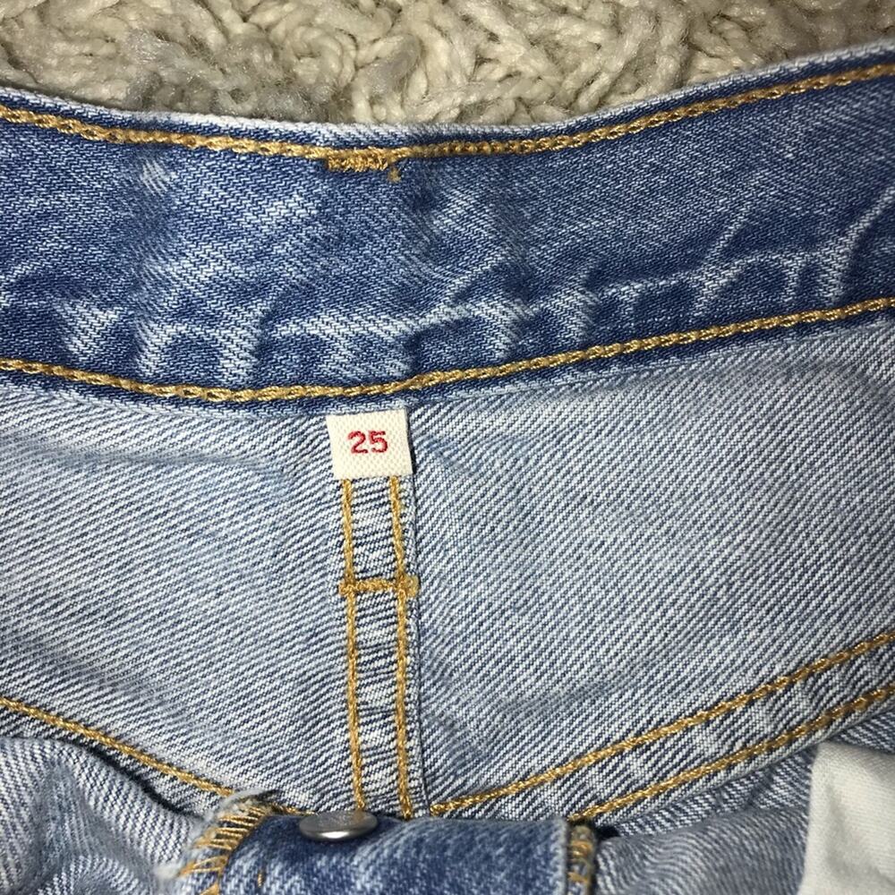 Levi's Distressed Exposed Button Fly Shorts - Picture 4 of 6